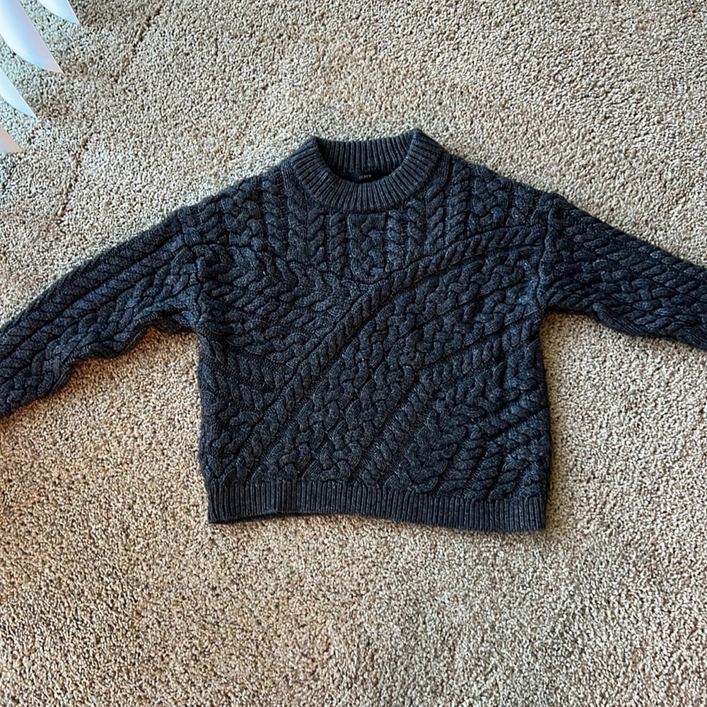Cropped grey sweater
